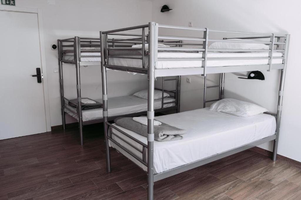 Хостел Middle Point Sardoal Экстерьер фото
