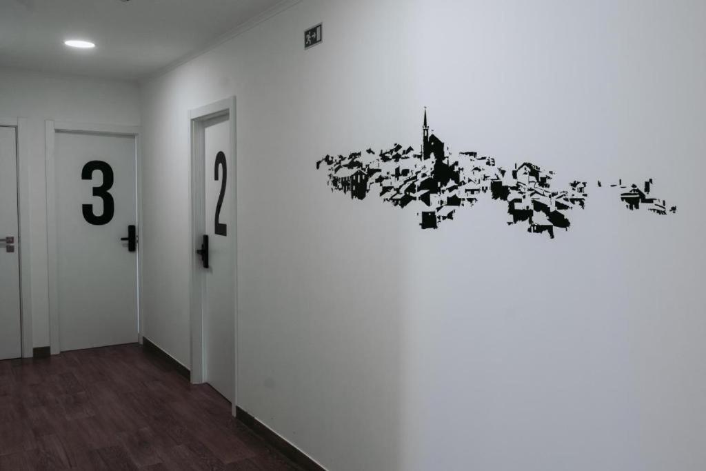 Хостел Middle Point Sardoal Экстерьер фото