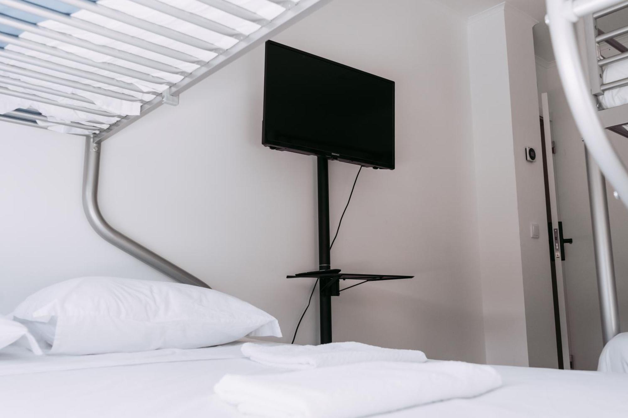 Хостел Middle Point Sardoal Экстерьер фото
